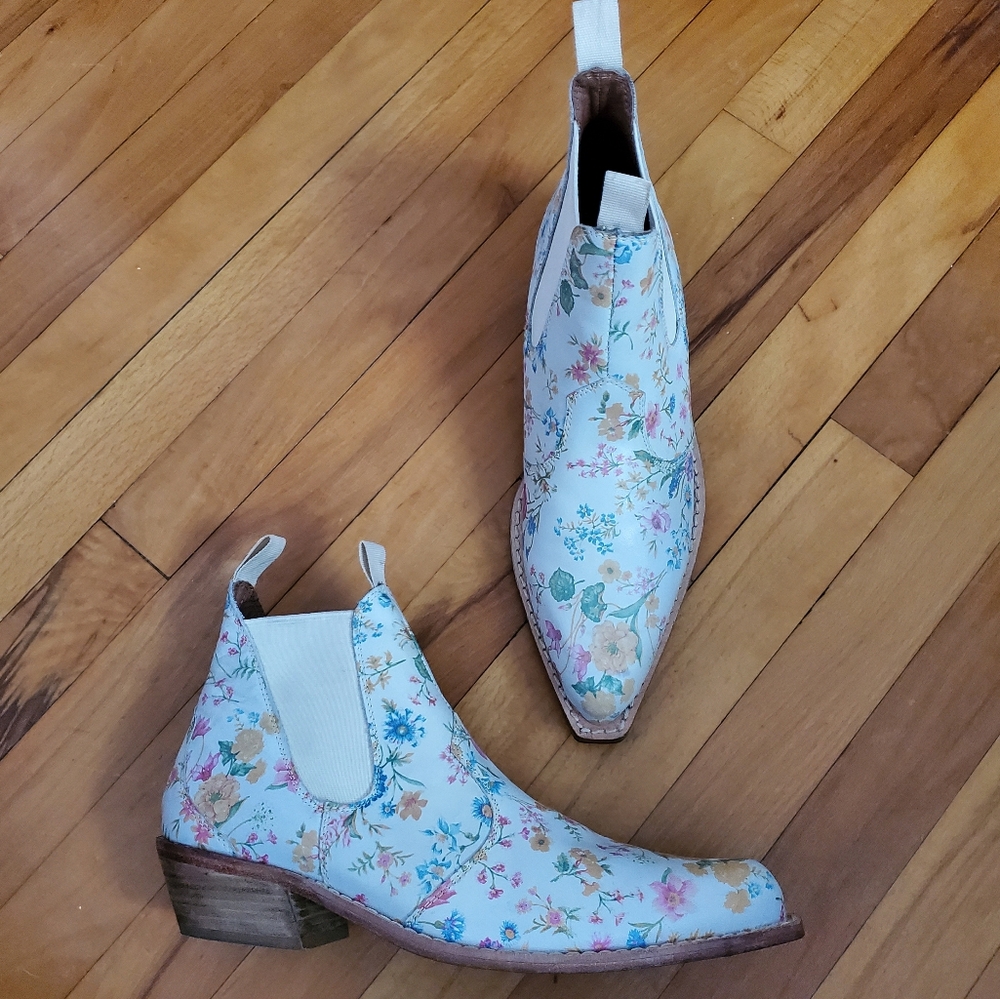 Free People Beau Floral Western Chelsea Boot - Picture 13 of 15